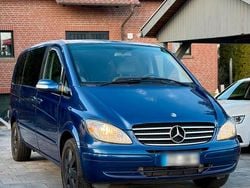 Blau Gebraucht 2006 Mercedes Viano Van / Kleinbus | 6.987 €