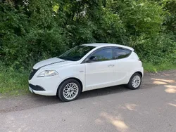 Weiß Gebraucht 2014 Lancia Ypsilon Kleinwagen | 3.200 € (Fairer Preis)