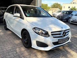 Weiß Gebraucht 2015 Mercedes B160 Van / Kleinbus | 11.600 €