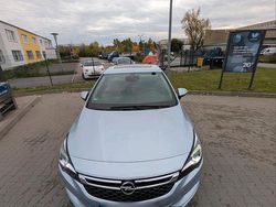 Grau Gebraucht 2017 Opel Astra Limousine | 12.250 € (Etwas zu teuer)