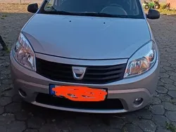 Silber Gebraucht 2009 Dacia Sandero Kleinwagen | 2.899 € (Fairer Preis)