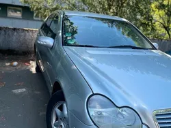 Grau Gebraucht 2001 Mercedes C180 Elegance Limousine | 3.350 € (Teuer)