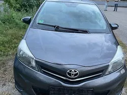 Grau Gebraucht 2013 Toyota Yaris Life Kleinwagen | 3.800 € (Fairer Preis)
