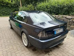 Blau Gebraucht 2001 BMW 320 Coupé | 5.000 € (Teuer)
