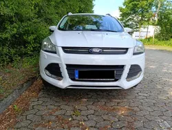 Weiß Gebraucht 2015 Ford Kuga SUV | 11.500 € (Etwas zu teuer)