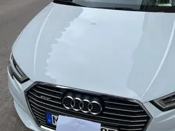 Weiß Gebraucht 2020 Audi A3 e-tron Sport Kleinwagen | 19.000 €