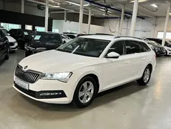 Weiß Gebraucht 2020 Skoda Superb Ambition Kombi | 17.900 € (Etwas zu teuer)
