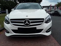 Schwarz Gebraucht 2018 Mercedes B180 Van / Kleinbus | 18.950 € (Fairer Preis)