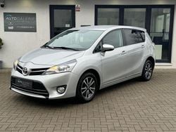 Silber Gebraucht 2014 Toyota Verso Life Van / Kleinbus | 9.980 € (Guter Preis)