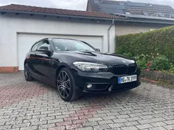 Schwarz Gebraucht 2016 BMW 118 Kleinwagen | 12.000 € (Fairer Preis)