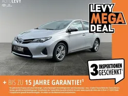 Silber Gebraucht 2015 Toyota Auris Cool | 9.470 € (Guter Preis)