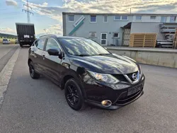 Black (m) Gebraucht 2016 Nissan Qashqai 360º SUV | 8.490 € (Superpreis)