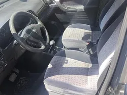 Blau Gebraucht 2002 Opel Zafira Van / Kleinbus | 700 €