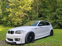 Weiß Gebraucht 2011 BMW 118 Performance Kleinwagen | 6.200 € (Fairer Preis)
