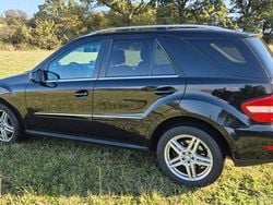 Schwarz Gebraucht 2010 Mercedes ML350 SUV | 11.000 € (Fairer Preis)