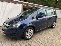 Blau Gebraucht 2012 Opel Zafira Van / Kleinbus | 3.950 € (Guter Preis)