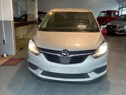 Silber Gebraucht 2018 Opel Zafira Edition Van / Kleinbus | 9.750 € (Teuer)