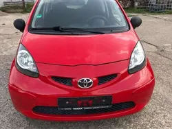 Rot Gebraucht 2006 Toyota Aygo Kleinwagen | 2.200 € (Fairer Preis)
