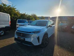 Okenit weiß metallic Gebraucht 2024 Peugeot 5008 Allure Van / Kleinbus | 37.950 € (Guter Preis)