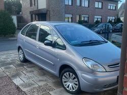 Grau Gebraucht 2003 Citroën Xsara Picasso Van / Kleinbus | 800 € (Guter Preis)