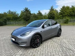 Silber Gebraucht 2023 Tesla Model Y Performance SUV | 40.299 € (Fairer Preis)