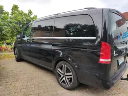 Schwarz Gebraucht 2016 Mercedes V250 Van / Kleinbus | 29.900 € (Etwas zu teuer)