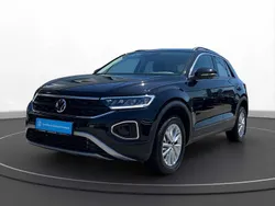 Deep black perleffekt Gebraucht 2024 VW T-Roc Life SUV | 29.110 € (Guter Preis)