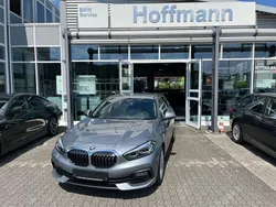 Grau Gebraucht 2023 BMW 118 Kleinwagen | 24.850 € (Fairer Preis)