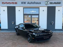 Pitch black Gebraucht 2023 Dodge Challenger SXT Coupé | 36.500 € (Etwas zu teuer)