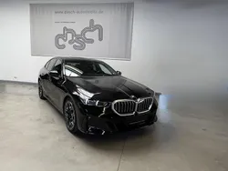 Black sapphire Gebraucht 2024 BMW 520 M Sport Limousine | 50.490 € (Superpreis)