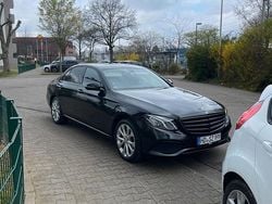 Schwarz Gebraucht 2016 Mercedes E220 Limousine | 22.000 €