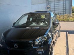 Schwarz Gebraucht 2015 Smart ForFour Kleinwagen | 7.199 €