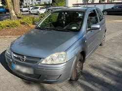 Grau Gebraucht 2006 Opel Corsa Kleinwagen | 600 € (Guter Preis)