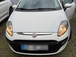 Weiß Gebraucht 2011 Fiat Punto Kleinwagen | 2.000 € (Fairer Preis)