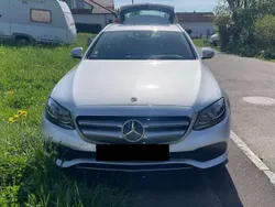 Grau Gebraucht 2018 Mercedes E220 Kombi | 28.500 € (Fairer Preis)