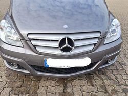 Grau Gebraucht 2009 Mercedes B180 Van / Kleinbus | 3.300 € (Fairer Preis)