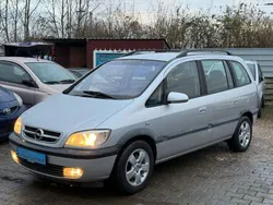 Silber Gebraucht 2003 Opel Zafira Basis Van / Kleinbus | 2.499 € (Fairer Preis)