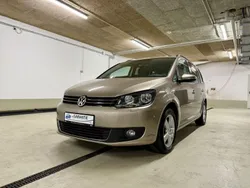Grau Gebraucht 2013 VW Touran Comfortline Van / Kleinbus | 11.950 € (Guter Preis)