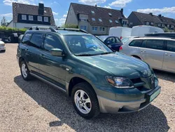 Grün Gebraucht 2004 Mitsubishi Outlander Top SUV | 4.999 € (Fairer Preis)