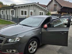 Grau Gebraucht 2011 Chevrolet Cruze Limousine | 4.500 € (Etwas zu teuer)