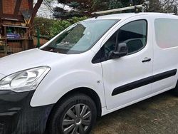 Weiß Gebraucht 2017 Citroën Berlingo Van / Kleinbus | 5.750 € (Fairer Preis)