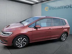 Rot Gebraucht 2018 VW Golf Sportsvan Van / Kleinbus | 19.399 € (Teuer)