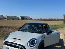 Grau Gebraucht 2022 Mini Cooper SE Classic Kleinwagen | 16.900 € (Fairer Preis)