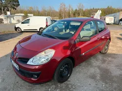 Rot Gebraucht 2005 Renault Clio III Expression Kleinwagen | 3.999 €