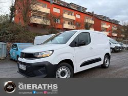 Weiss Gebraucht 2024 Opel Combo Van / Kleinbus | 19.900 € (Etwas zu teuer)