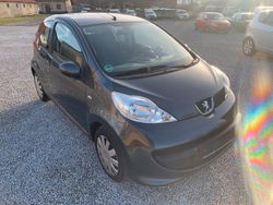 Grau Gebraucht 2006 Peugeot 107 Filou Kleinwagen | 1.950 € (Fairer Preis)