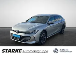 Silber (oyster silver metallic) Gebraucht 2024 VW Passat Elegance Kombi | 43.440 € (Fairer Preis)