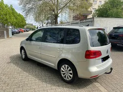 Silber Gebraucht 2013 VW Touran Highline Van / Kleinbus | 8.999 € (Fairer Preis)