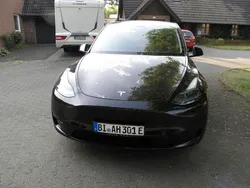 Schwarz Gebraucht 2023 Tesla Model Y RWD SUV | 32.400 €
