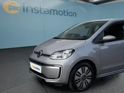 Silber Gebraucht 2021 VW e-up! Kleinwagen | 15.399 € (Etwas zu teuer)